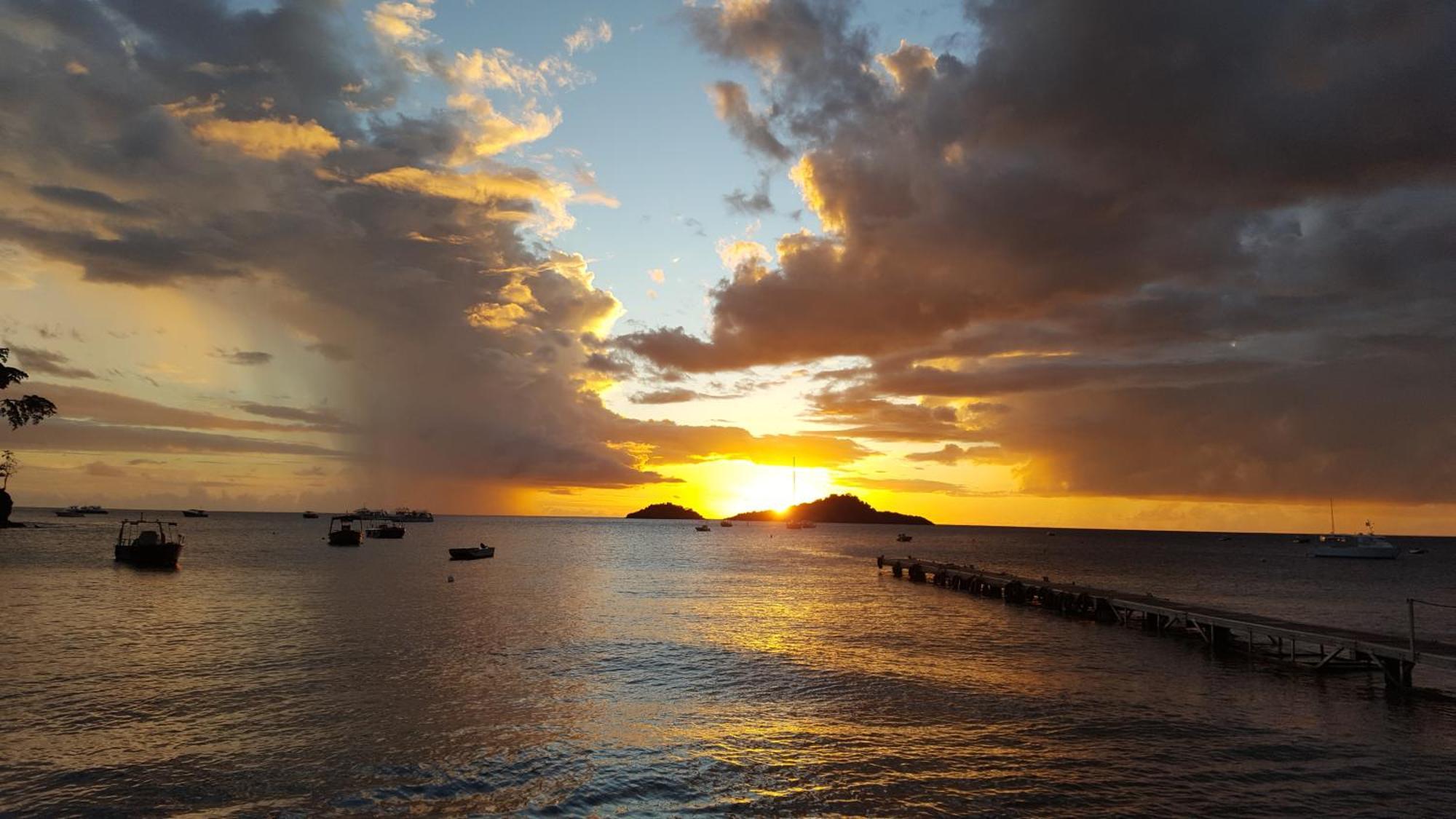 Vacances Bien Etre Guadeloupe Bouillante Exteriör bild
