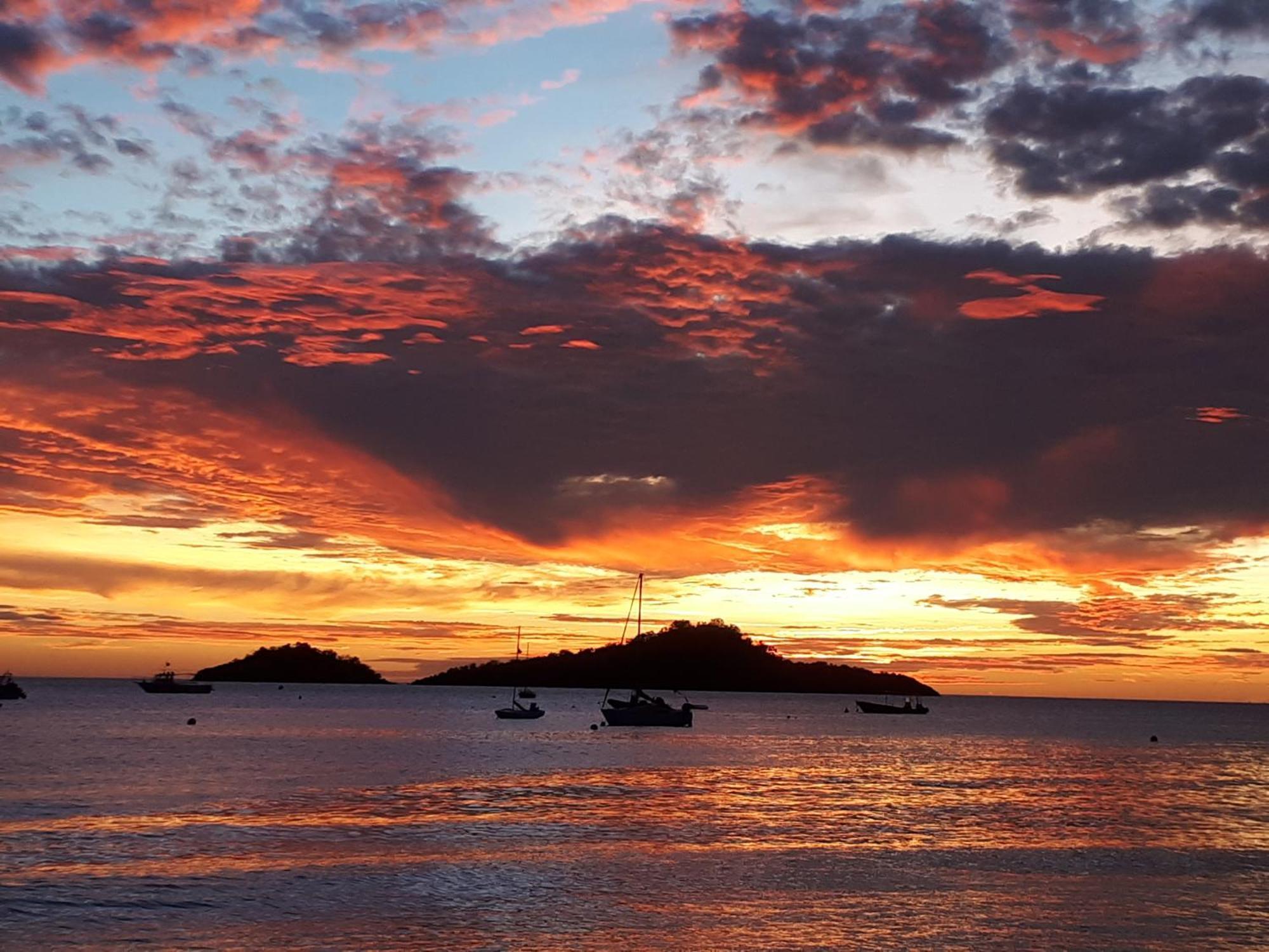 Vacances Bien Etre Guadeloupe Bouillante Exteriör bild